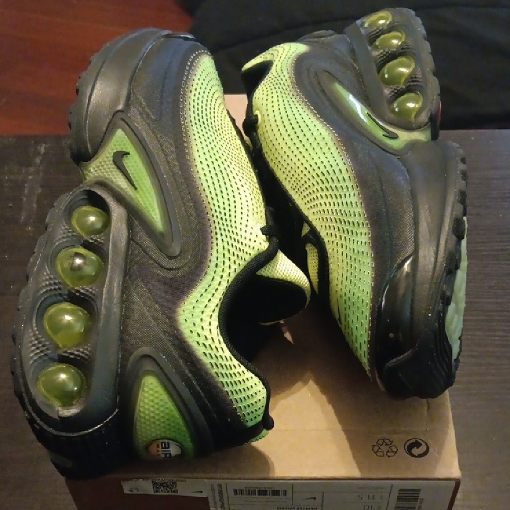 Nike Air Max Sneakers - Lemon Twist and Black Mens SZ 10 Womens SZ 11.5 NWOT - Picture 7 of 9